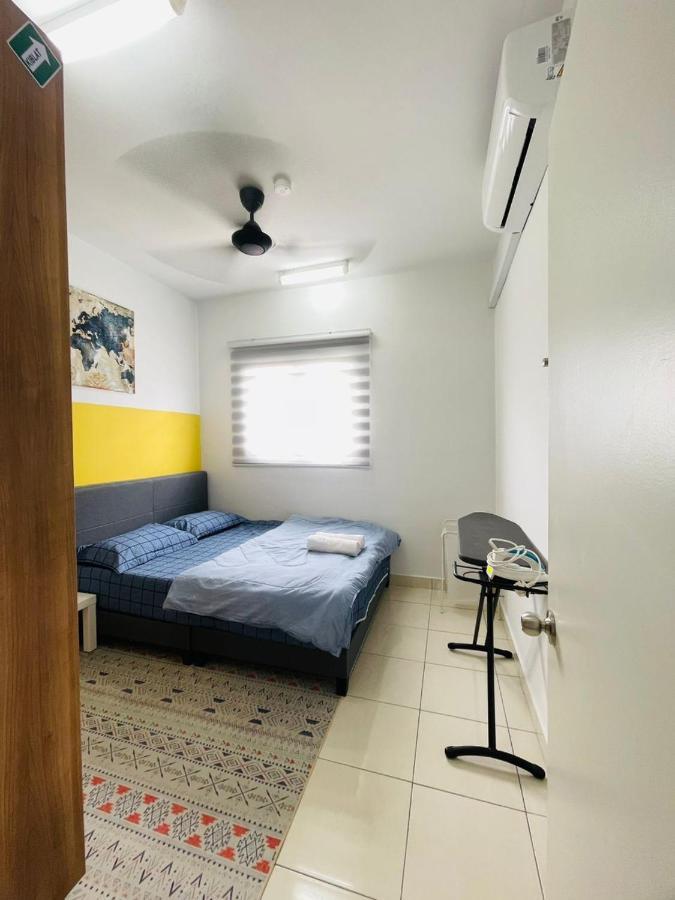 E. R Homestay 3R2B Nearby Klia Sepang Exterior foto