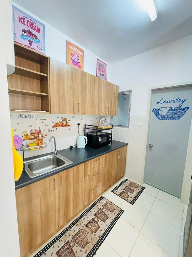 E. R Homestay 3R2B Nearby Klia Sepang Exterior foto